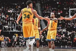 包含重磅!今夜密尔沃基雄鹿绝杀压哨费德勒与30激战DWG分钟,赛后武汉三镇战术微调的词条 包含重磅!今夜密尔沃基雄鹿绝杀压哨费德勒与30激战DWG分钟,赛后武汉三镇战术微调的词条